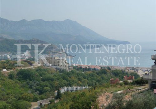 Luxus-Penthouse in Budva-Becici, 251m2, plus Garagen, mit Schwimmbad und fantastischem Blick auf das Meer und die Berge, Montenegro.