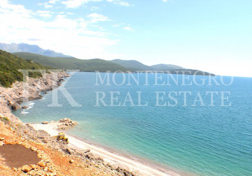 Studio apartment, 36 m2, on Lustica peninsula, Montenegro, first sea line with nice sea view .