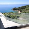 Luksuzna i moderna vila, 331,41m2, sa bazenom i prekrasnim pogledom na otvoreno more, iznad plaže Mogren, u Budvi, Crna Gora.