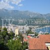 Prostran trosoban stan, 118 m2, sa lijepim panoramskim pogledom na grad i more u Budvi, Crna Gora.