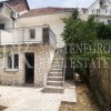 *Mala dvojna kuća,85m2, u Dobra Voda iznad Malog Pijeska, sa pogledom na more, samo 250m od mora.  U Crnoj Gori.