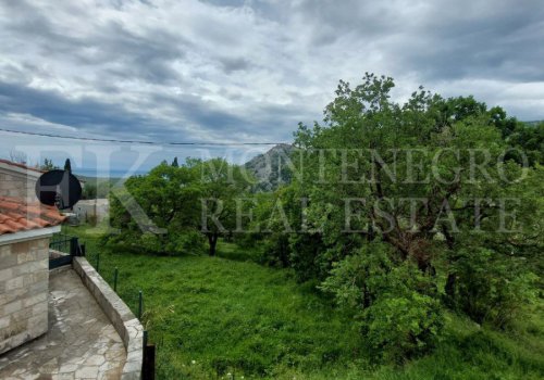 *Parcela za gradnju, 3.200m2, u Sutomoru-Haj Nehaju, sa građevinskom dozvolom, sa pogledom na more, u Crnoj Gori.