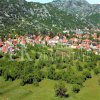 Dvije kuće, 530m2 i 90m2, Cetinje, Crna Gora, u prekrasnoj prirodi sa divnim pogledom na planine.