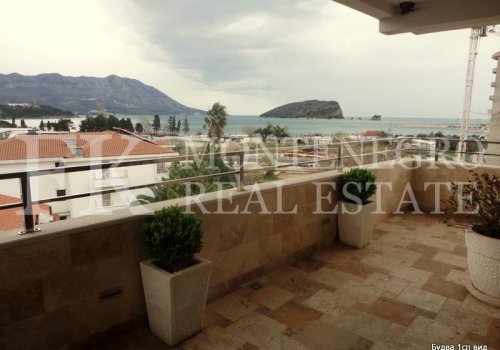 Luksuzni apartman, 73m2, sa velikom terasom, 100m od mora sa prekrasnim pogledom na more u Budvi, Crna Gora.