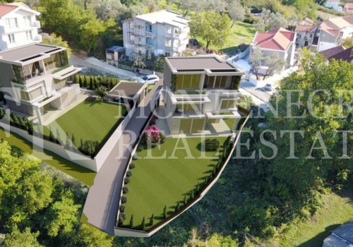 Charming villa in Tivat, 230m2 on a plot of 410m2, with panoramic view of the sea, the mountains and the city, Montenegro.