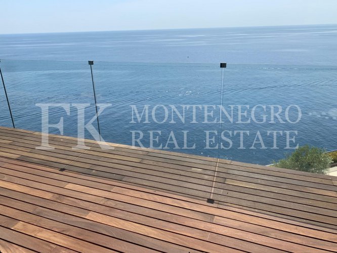 Unmatched, luxury Penthouse, 160 m2, right on the cliffs, in Skocidevojka - Budva, with unobstructed sea view and a swimming pool, Montenegro.