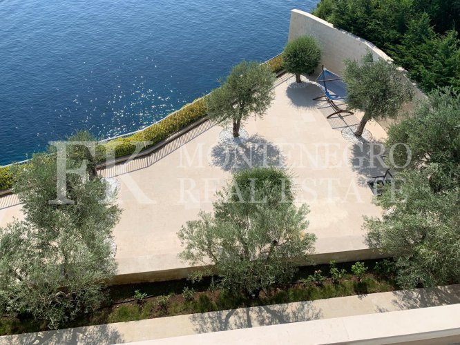 Unmatched, luxury Penthouse, 160 m2, right on the cliffs, in Skocidevojka - Budva, with unobstructed sea view and a swimming pool, Montenegro.
