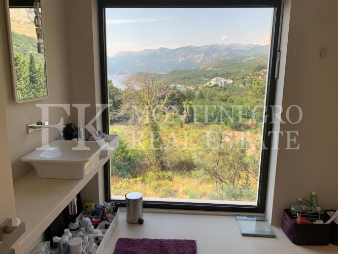 Unmatched, luxury Penthouse, 160 m2, right on the cliffs, in Skocidevojka - Budva, with unobstructed sea view and a swimming pool, Montenegro.