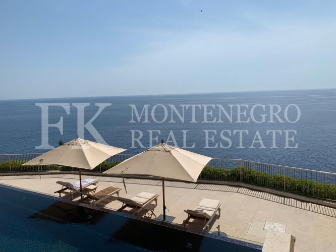 Unmatched, luxury Penthouse, 160 m2, right on the cliffs, in Skocidevojka - Budva, with unobstructed sea view and a swimming pool, Montenegro.
