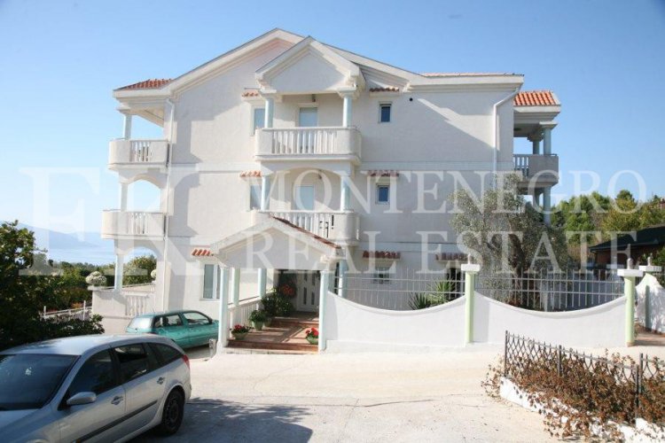 Spectacular, furnished villa in Tivat, 570m2, with nice sea views from each floor, 500m from the beach, Montenegro.