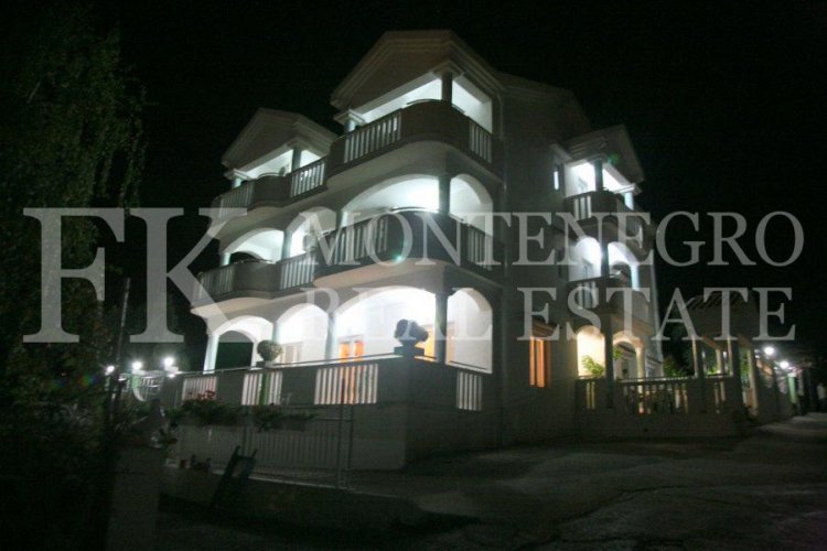 Spectacular, furnished villa in Tivat, 570m2, with nice sea views from each floor, 500m from the beach, Montenegro.