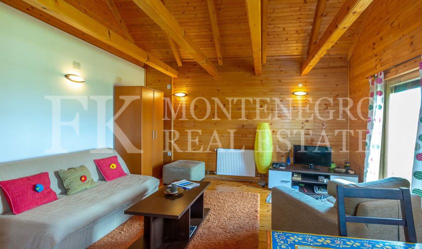 Three wooden houses 1 km away from Zabljak, 200m2, on the way to the Ski Center Savin Kuk, Montenegro.