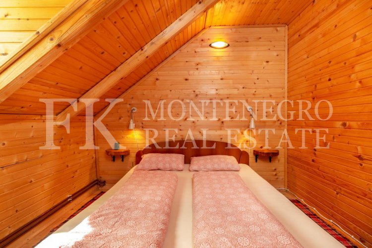 Three wooden houses 1 km away from Zabljak, 200m2, on the way to the Ski Center Savin Kuk, Montenegro.