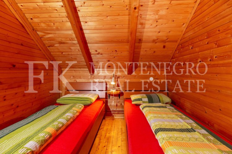 Three wooden houses 1 km away from Zabljak, 200m2, on the way to the Ski Center Savin Kuk, Montenegro.