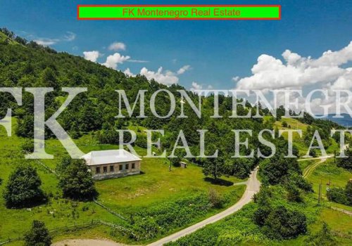 Landwirtschaftliches Anwesen für ökologischen Anbau oder Nutzung als Meditationszentrum, 166.613 m2,  in der Nähe von Mojkovac, Montenegro.