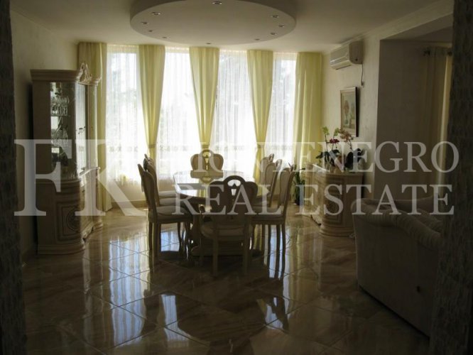 Just 150m from the beach.Three-storey villa in Bar - Green Belt, 420m2 on a plot of 680m2, with fabulous sea and mountain views, Montenegro.