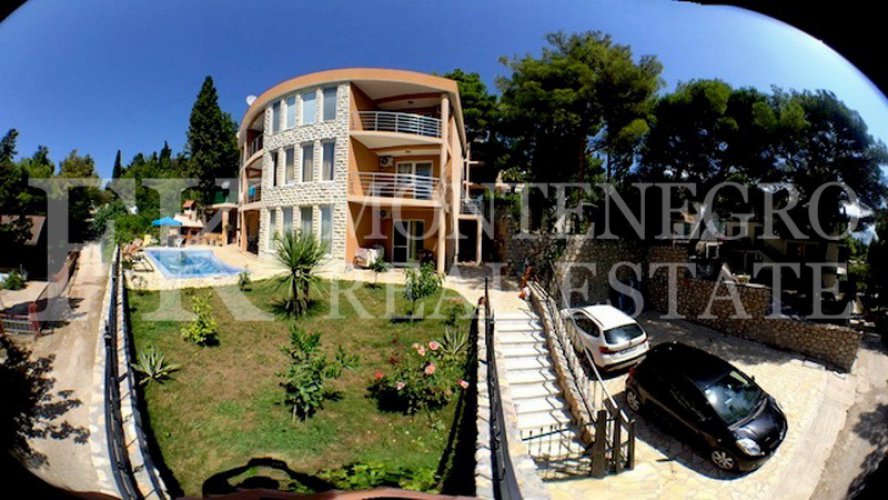 Just 150m from the beach.Three-storey villa in Bar - Green Belt, 420m2 on a plot of 680m2, with fabulous sea and mountain views, Montenegro.