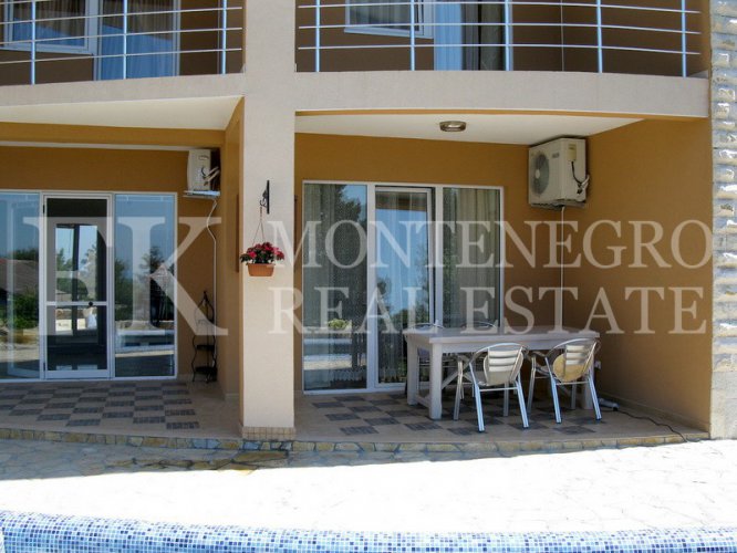 Just 150m from the beach.Three-storey villa in Bar - Green Belt, 420m2 on a plot of 680m2, with fabulous sea and mountain views, Montenegro.