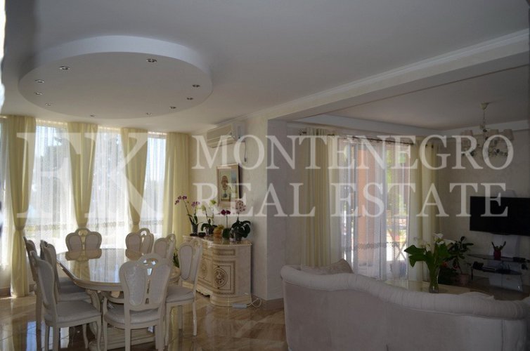 Just 150m from the beach.Three-storey villa in Bar - Green Belt, 420m2 on a plot of 680m2, with fabulous sea and mountain views, Montenegro.