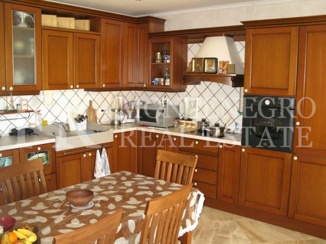 Just 150m from the beach.Three-storey villa in Bar - Green Belt, 420m2 on a plot of 680m2, with fabulous sea and mountain views, Montenegro.