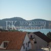 Einfaches Einfamilienhaus von 564 m2 mit einem kleinen Nebenhaus von 40 m2 ,im Zentrum von Bar, nur 150 m vom Meer entfernt, Montenegro.