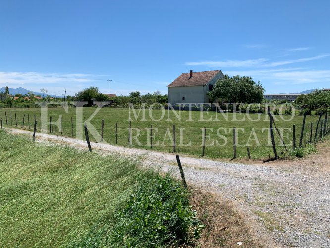 Near the Skadar Lake, nice building plot, 2.929 m2, in the suburb of Podgorica, Montenegro.