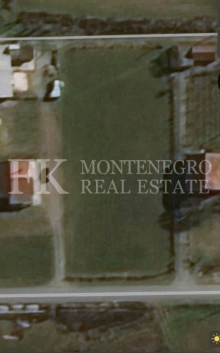 Near the Skadar Lake, nice building plot, 2.929 m2, in the suburb of Podgorica, Montenegro.