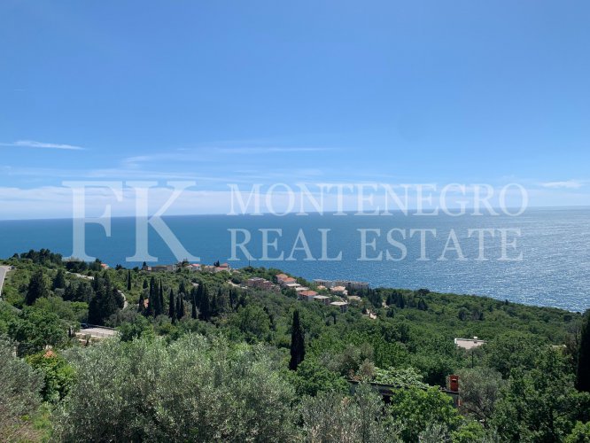 *Building plot in Budva - Krstac, 1.251 m2, with a fantastic sea view, in Montenegro.