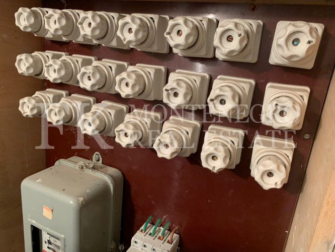 Mountain house in Dubovik, 100m2, near the Lovcen National Park in Cetinje Municipality, Montenegro.