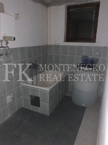 Mountain house in Dubovik, 100m2, near the Lovcen National Park in Cetinje Municipality, Montenegro.