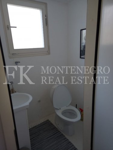 Rare offer! Representative Villa, 200m2, in Dobra Voda, only 550m away from the sea, with a sea view and a huge garden, in Montenegro.