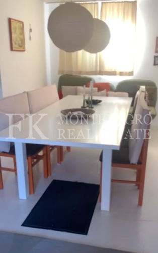 Rare offer! Representative Villa, 200m2, in Dobra Voda, only 550m away from the sea, with a sea view and a huge garden, in Montenegro.