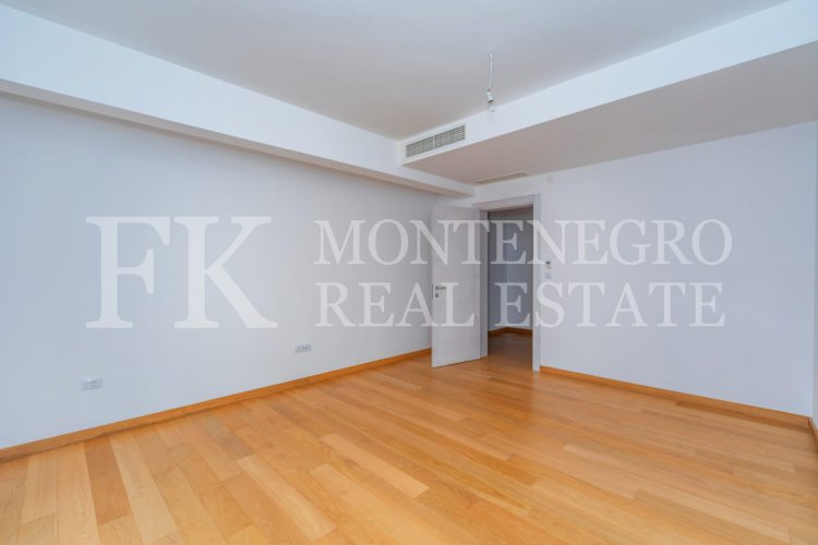 *First line apartment in Rafailovici, 168m2, with a nice sea view, in Montenegro.