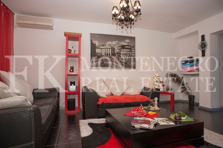 Just 40m from the beach. Apartment, 91m2, in Petrovac, with a sea view and big terrace, in Montenegro.