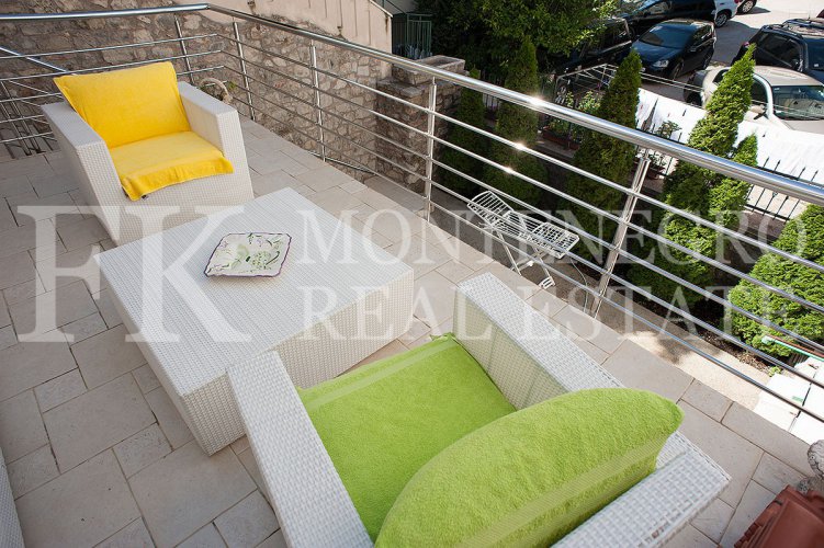 Just 40m from the beach. Apartment, 91m2, in Petrovac, with a sea view and big terrace, in Montenegro.