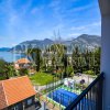 Luxus-Penthouse, 125 m2, in Tivat - Donja Lastva, mit Panoramablick auf das Meer, nur 150 m vom Meer entfernt, in Montenegro.