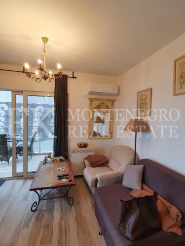 *Excellent apartment in Budva - Becici, 51m2 + 57m2 roof terrace with Jacuzzi and panoramic sea views, in Montenegro.