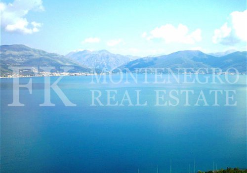 Участок под строительство 19 домов, 8.330 м2, недалеко от Крашичи - Луштица, рядом с  морским берегом, в Черногории.