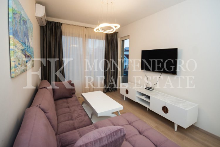 *Wonderful apartment in Budva, 45m2, with a nice view of the mountains, in Montenegro.