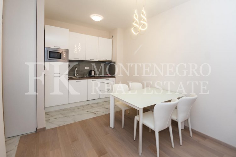 *Wonderful apartment in Budva, 45m2, with a nice view of the mountains, in Montenegro.