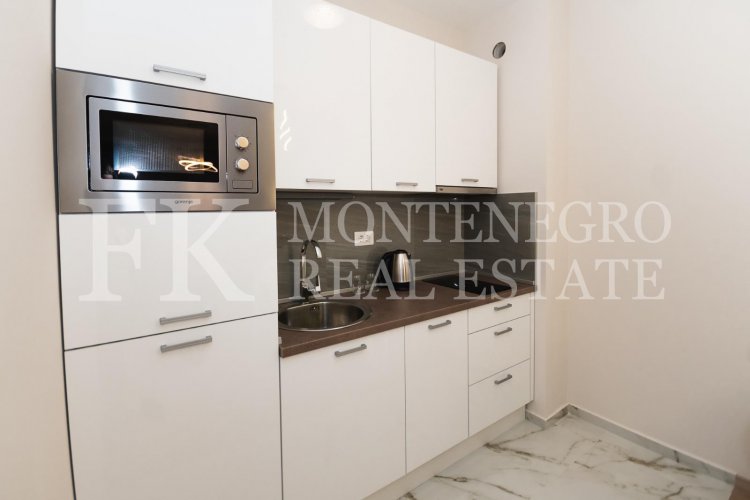 *Wonderful apartment in Budva, 45m2, with a nice view of the mountains, in Montenegro.