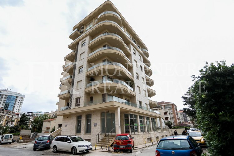 *Wonderful apartment in Budva, 45m2, with a nice view of the mountains, in Montenegro.