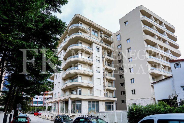 *Wonderful apartment in Budva, 45m2, with a nice view of the mountains, in Montenegro.