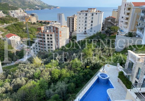 *Odličan dvosoban stan u Budvi - Bečići, 131m2, sa pogledom na more, u Crnoj Gori.