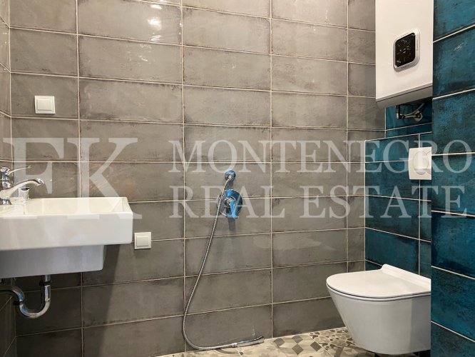 *Great two-bedroom apartment in Budva-Becici, 131m2, overlooking the sea, in Montenegro.