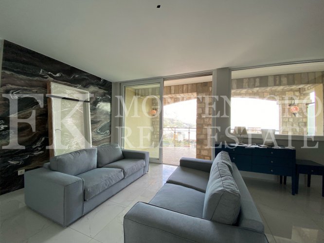 *Great two-bedroom apartment in Budva-Becici, 131m2, overlooking the sea, in Montenegro.