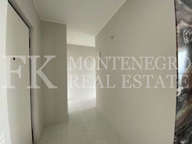 *Great two-bedroom apartment in Budva-Becici, 131m2, overlooking the sea, in Montenegro.