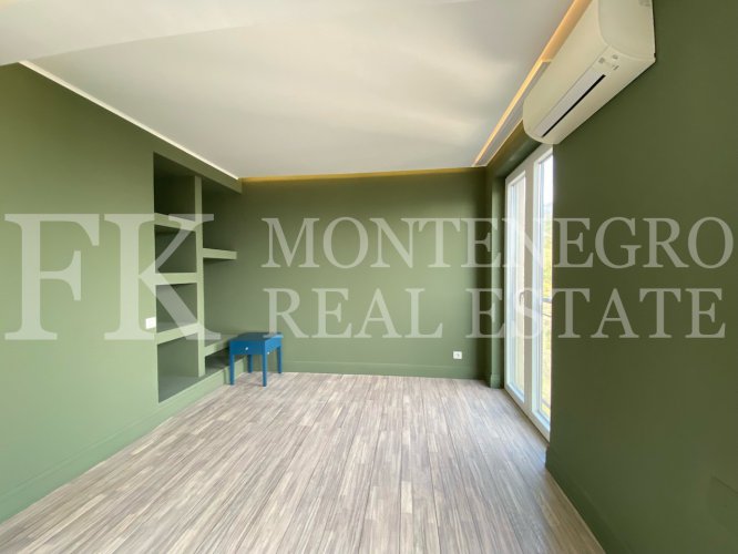 *Great two-bedroom apartment in Budva-Becici, 131m2, overlooking the sea, in Montenegro.