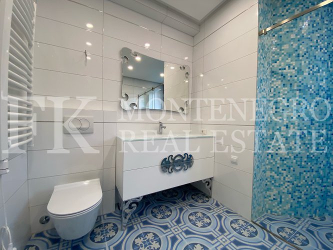 *Great two-bedroom apartment in Budva-Becici, 131m2, overlooking the sea, in Montenegro.