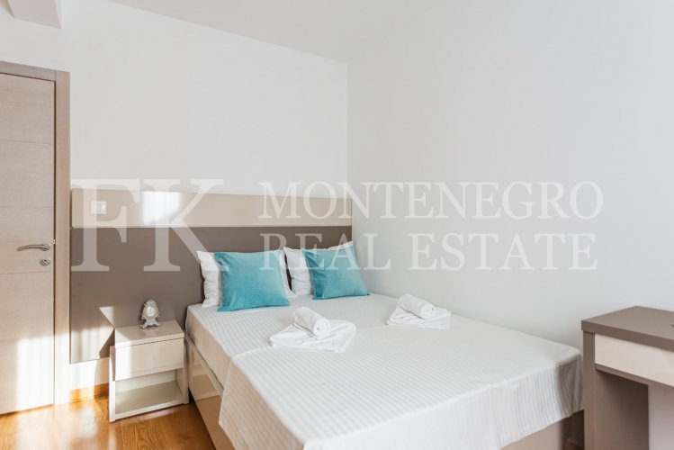Excellent two bedroom apartment in Budva - Przno, 82m2, with own parking space, only 4 minutes’ walk to the beach, in Montenegro.